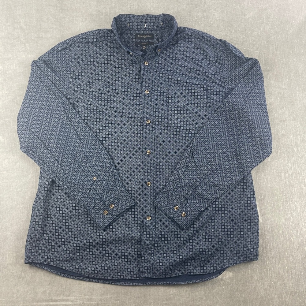 Banana Republic Men XL Blue Button Down Shirt Untucked Fit Geometric Pattern